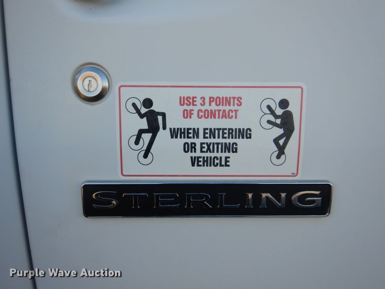 image for item FF9132 2005 Sterling L-Line vacuum truck