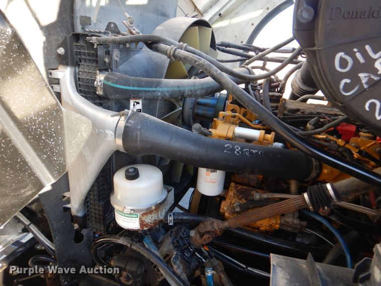 image for item FF9132 2005 Sterling L-Line vacuum truck