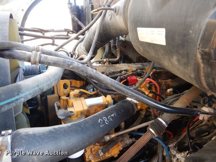 image for item FF9132 2005 Sterling L-Line vacuum truck