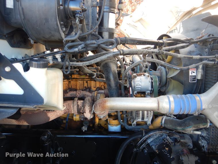 image for item FF9132 2005 Sterling L-Line vacuum truck