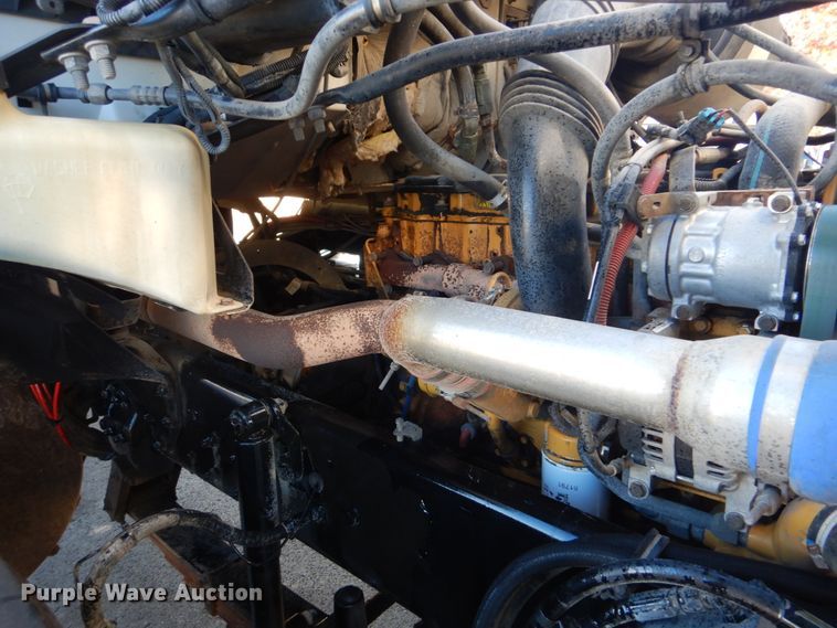 image for item FF9132 2005 Sterling L-Line vacuum truck