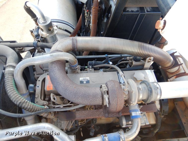 image for item FF9132 2005 Sterling L-Line vacuum truck