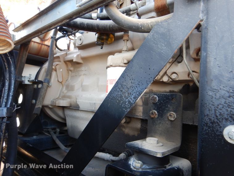 image for item FF9132 2005 Sterling L-Line vacuum truck