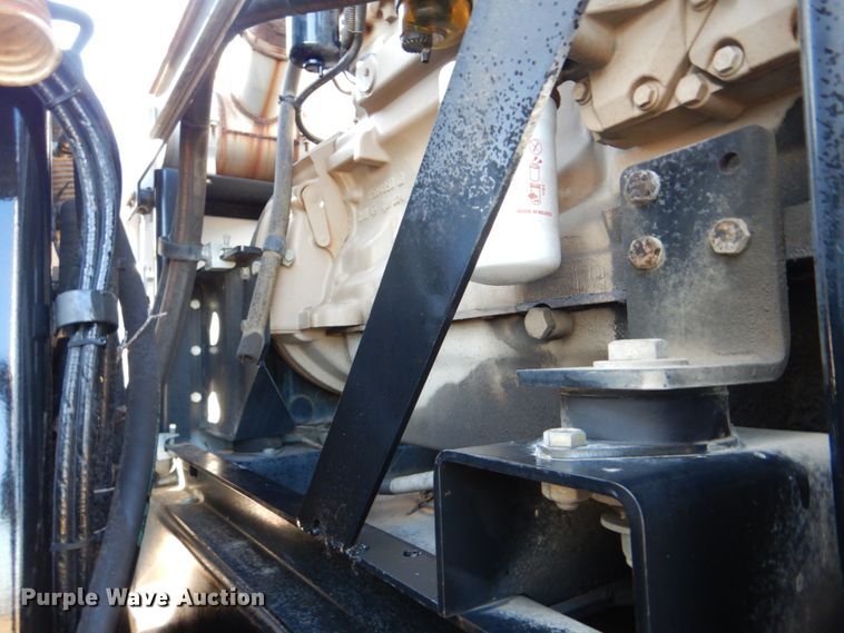 image for item FF9132 2005 Sterling L-Line vacuum truck