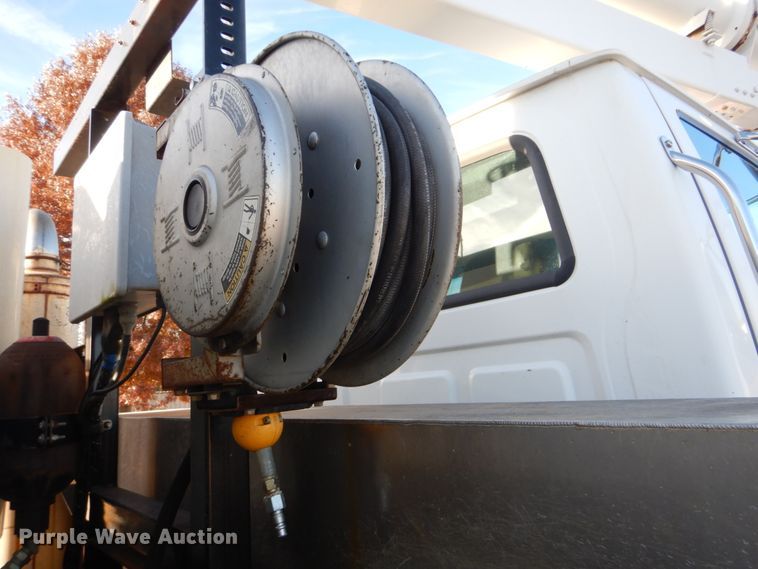 image for item FF9132 2005 Sterling L-Line vacuum truck