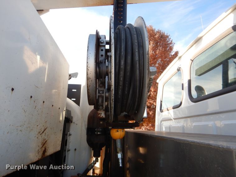 image for item FF9132 2005 Sterling L-Line vacuum truck