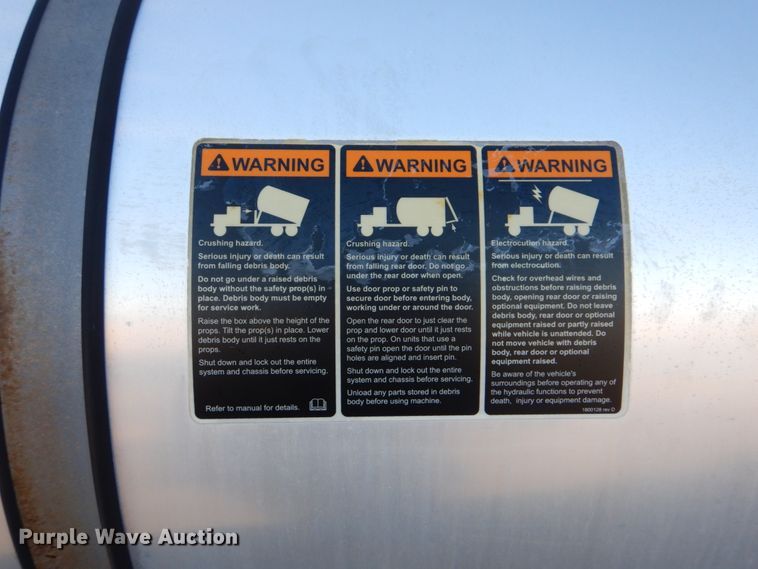 image for item FF9132 2005 Sterling L-Line vacuum truck