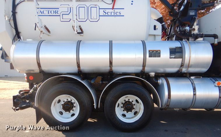 image for item FF9132 2005 Sterling L-Line vacuum truck