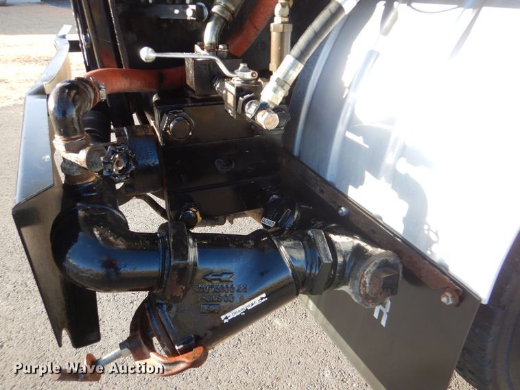 image for item FF9132 2005 Sterling L-Line vacuum truck