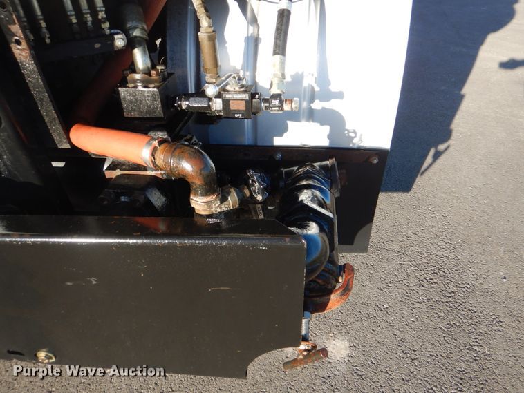 image for item FF9132 2005 Sterling L-Line vacuum truck