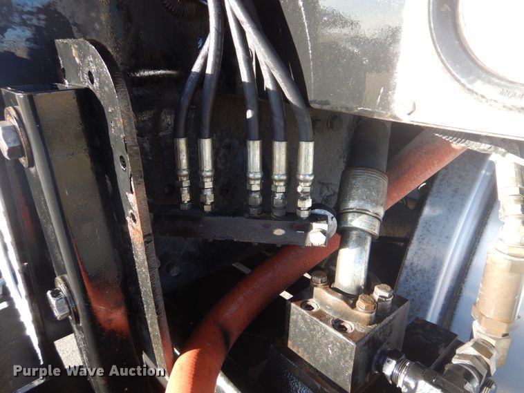 image for item FF9132 2005 Sterling L-Line vacuum truck