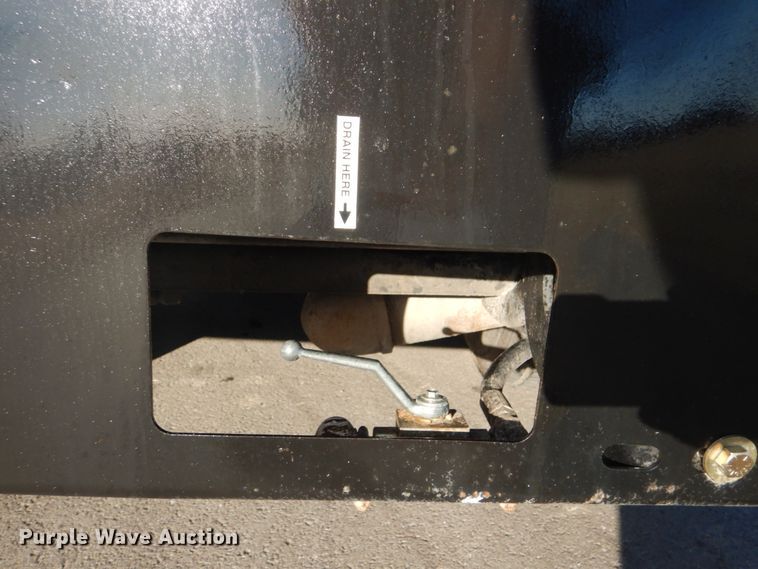 image for item FF9132 2005 Sterling L-Line vacuum truck