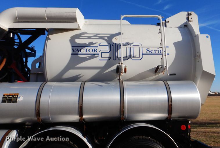image for item FF9132 2005 Sterling L-Line vacuum truck
