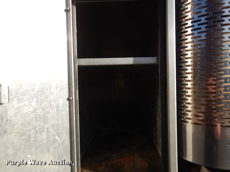 image for item FF9132 2005 Sterling L-Line vacuum truck