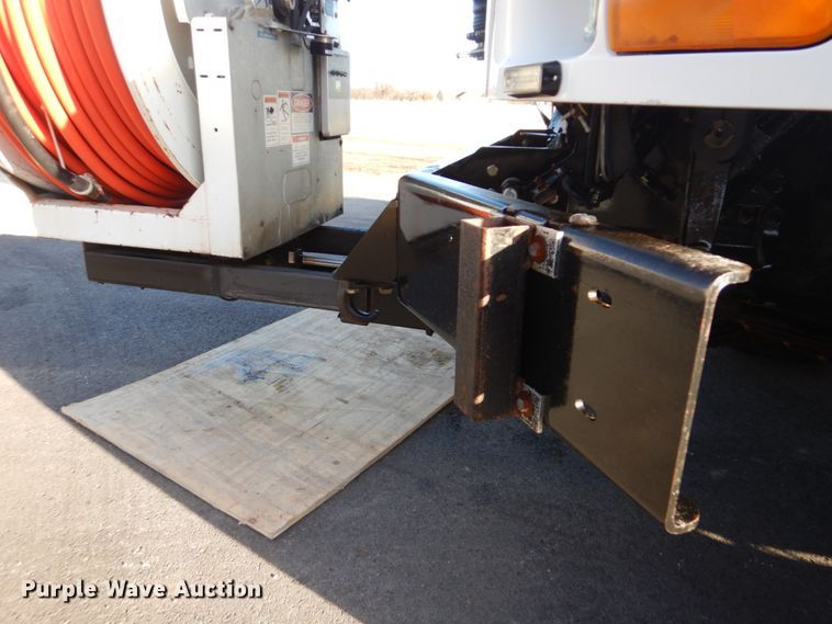 image for item FF9132 2005 Sterling L-Line vacuum truck