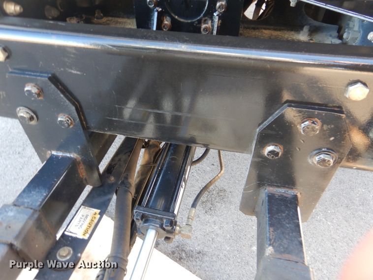 image for item FF9132 2005 Sterling L-Line vacuum truck