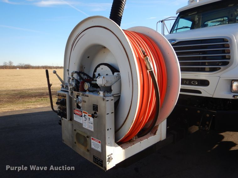 image for item FF9132 2005 Sterling L-Line vacuum truck