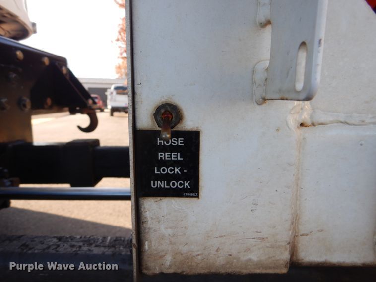 image for item FF9132 2005 Sterling L-Line vacuum truck