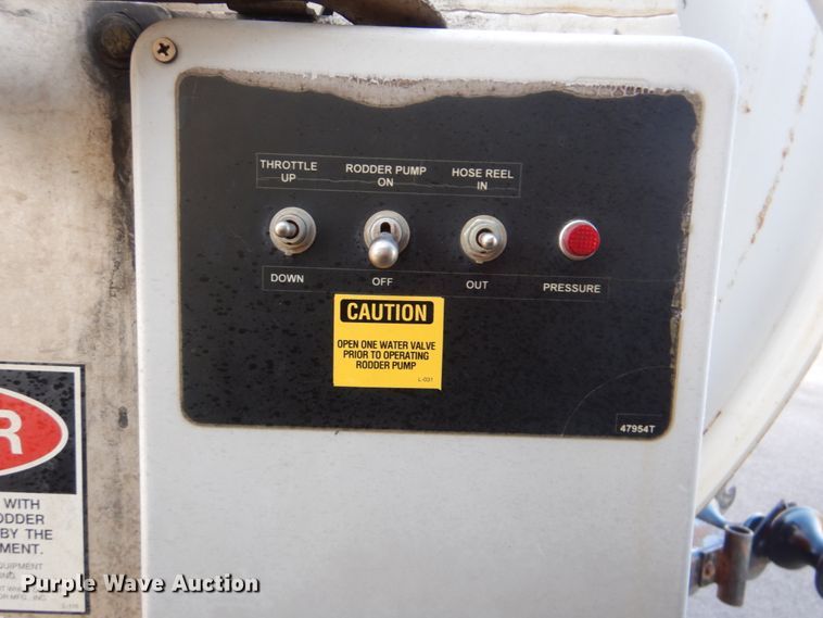 image for item FF9132 2005 Sterling L-Line vacuum truck