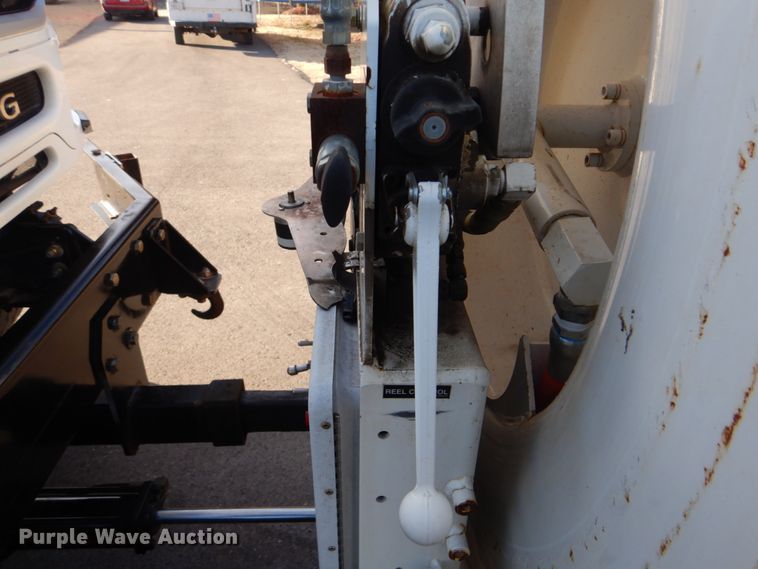 image for item FF9132 2005 Sterling L-Line vacuum truck