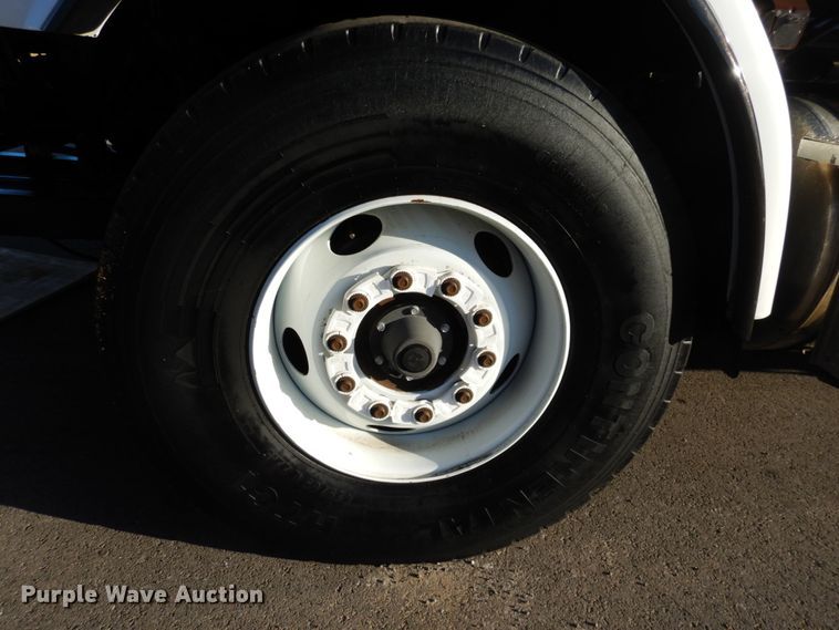 image for item FF9132 2005 Sterling L-Line vacuum truck