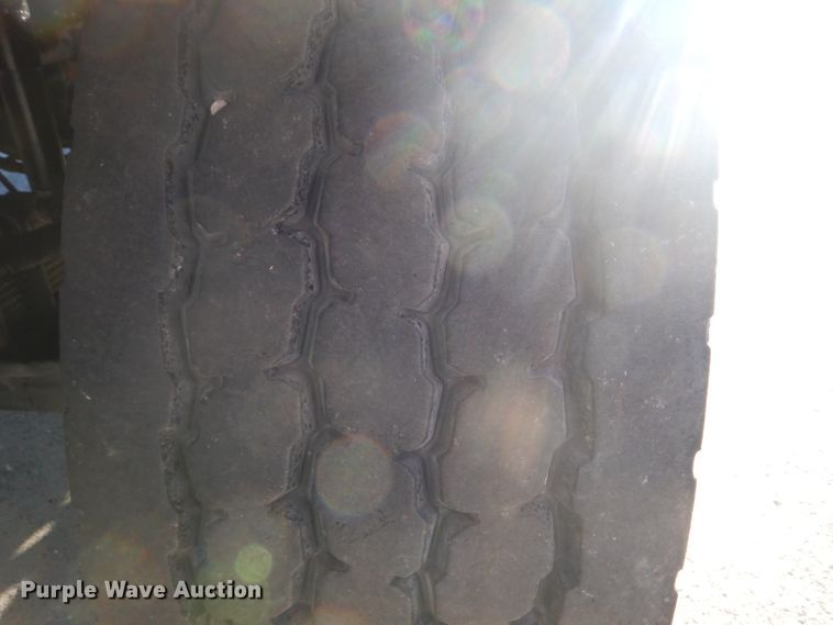 image for item FF9132 2005 Sterling L-Line vacuum truck