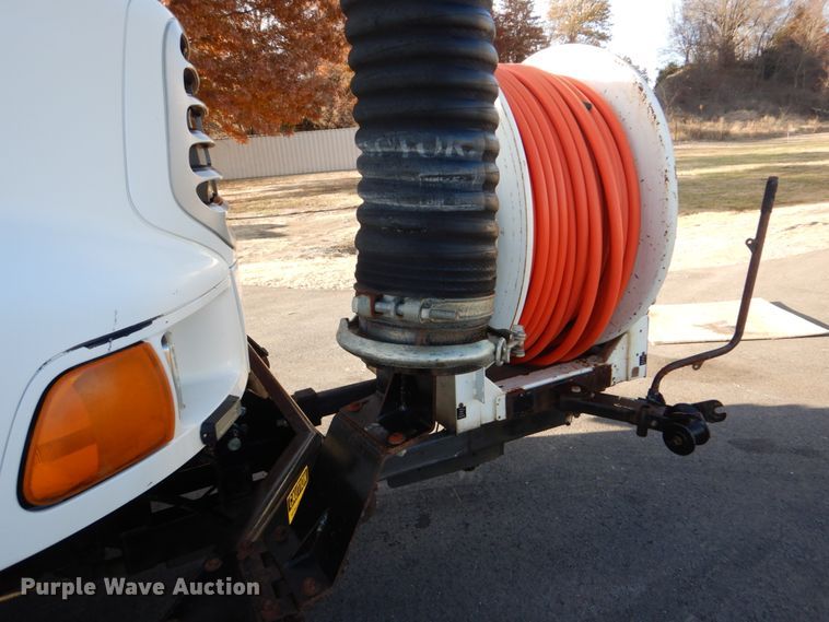 image for item FF9132 2005 Sterling L-Line vacuum truck