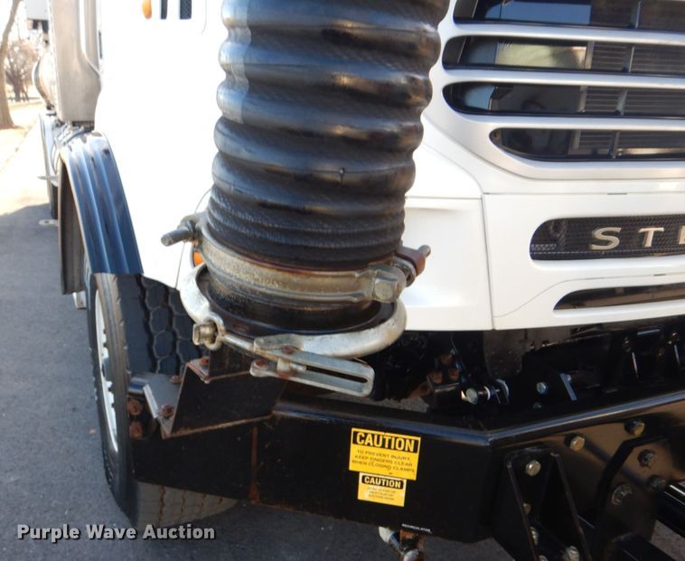 image for item FF9132 2005 Sterling L-Line vacuum truck