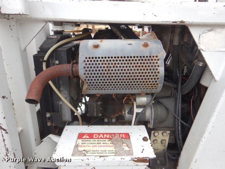 image for item FF9147 2003 SDP EZH3P22H mini digger derrick