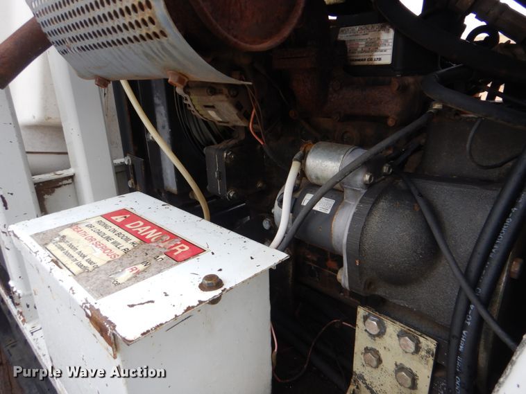 image for item FF9147 2003 SDP EZH3P22H mini digger derrick