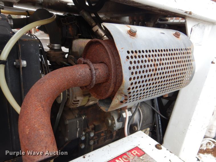 image for item FF9147 2003 SDP EZH3P22H mini digger derrick