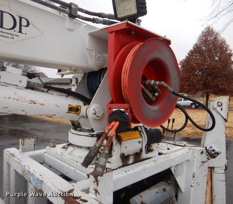 image for item FF9147 2003 SDP EZH3P22H mini digger derrick