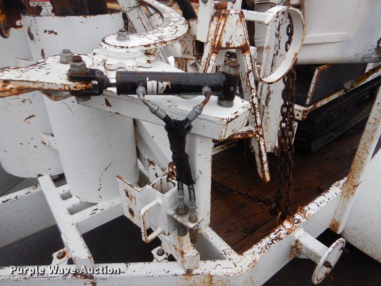 image for item FF9147 2003 SDP EZH3P22H mini digger derrick