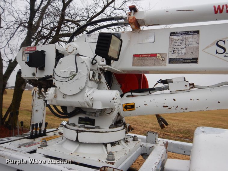 image for item FF9147 2003 SDP EZH3P22H mini digger derrick