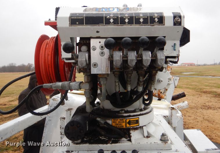 image for item FF9147 2003 SDP EZH3P22H mini digger derrick