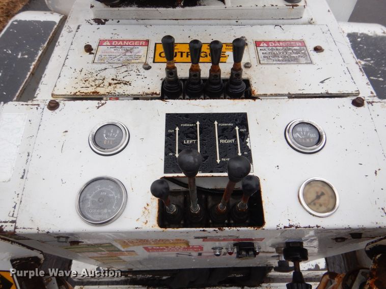 image for item FF9147 2003 SDP EZH3P22H mini digger derrick