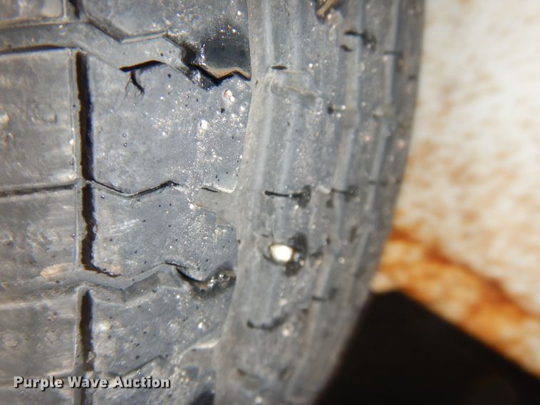 image for item FF9147 2003 SDP EZH3P22H mini digger derrick