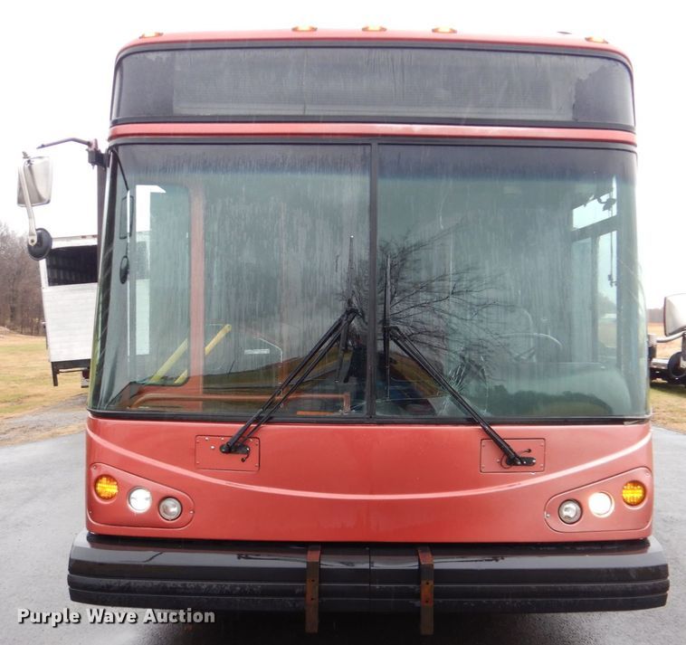 image for item FF9151 2006 El Dorado EZ Rider II coach bus