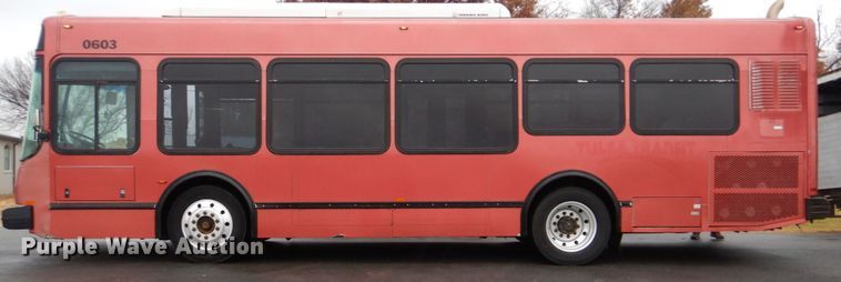 image for item FF9151 2006 El Dorado EZ Rider II coach bus