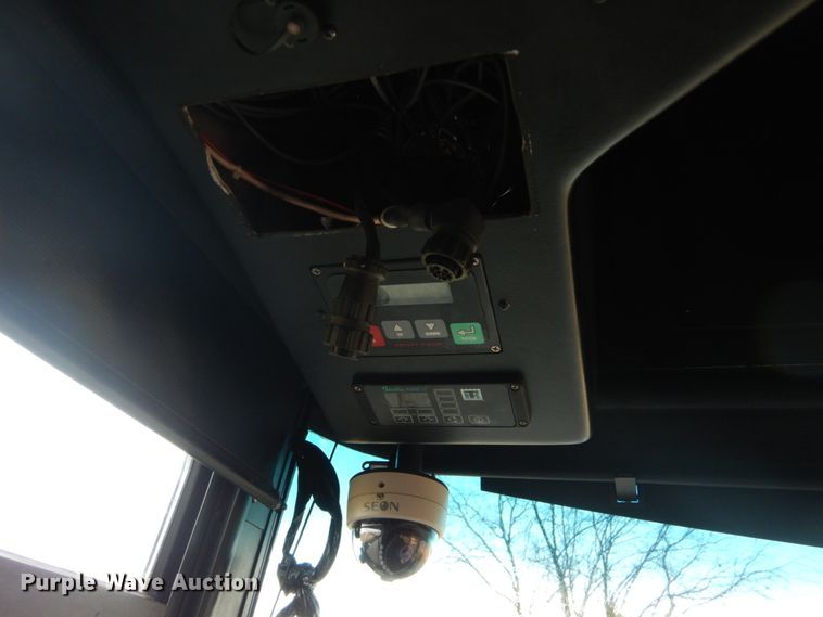 image for item FF9151 2006 El Dorado EZ Rider II coach bus