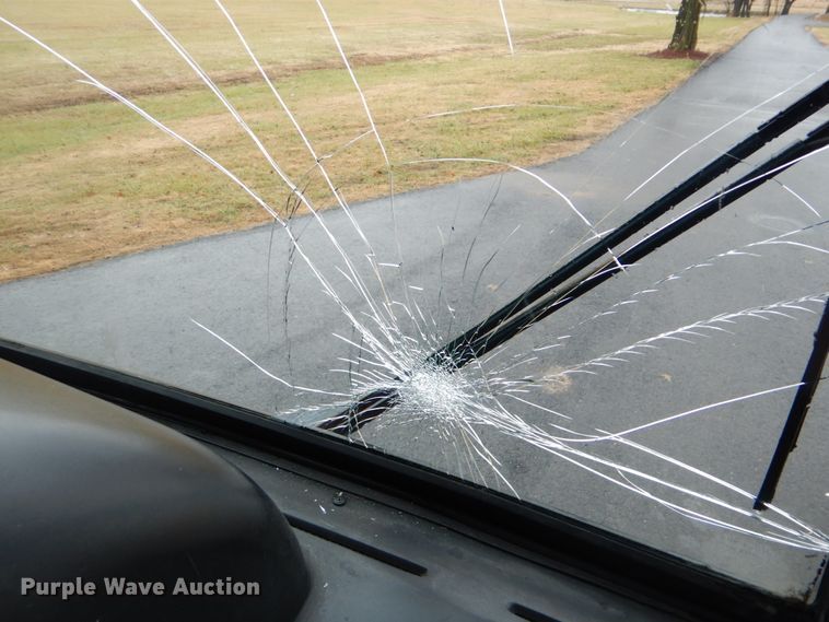 image for item FF9151 2006 El Dorado EZ Rider II coach bus