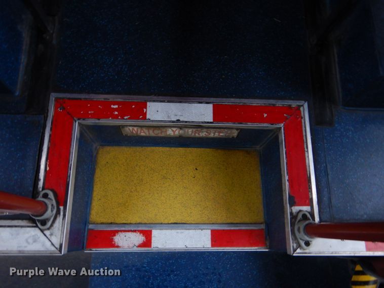 image for item FF9151 2006 El Dorado EZ Rider II coach bus