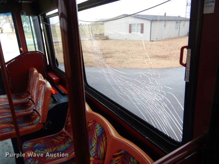 image for item FF9151 2006 El Dorado EZ Rider II coach bus