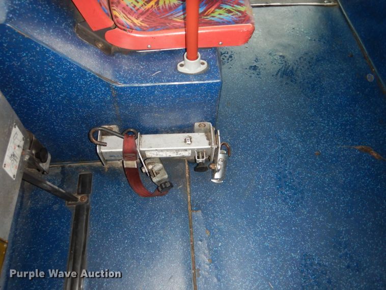 image for item FF9151 2006 El Dorado EZ Rider II coach bus