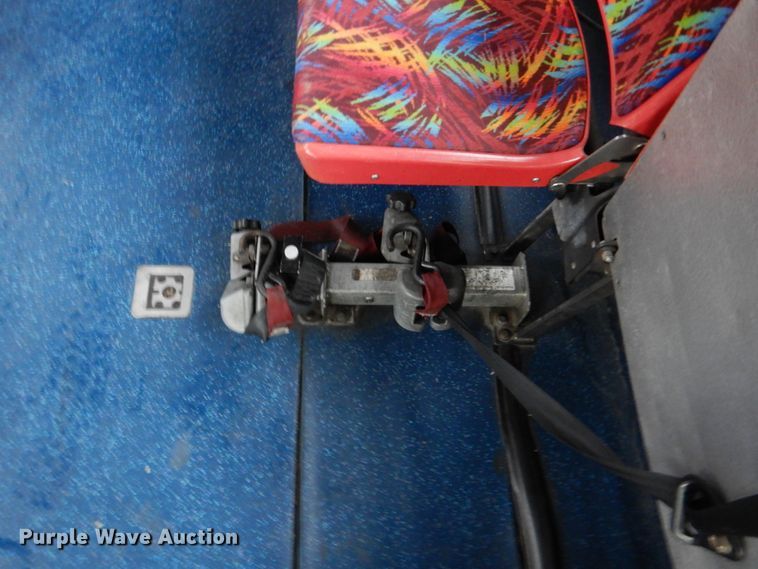 image for item FF9151 2006 El Dorado EZ Rider II coach bus