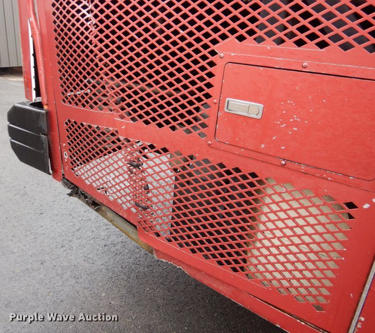 image for item FF9151 2006 El Dorado EZ Rider II coach bus