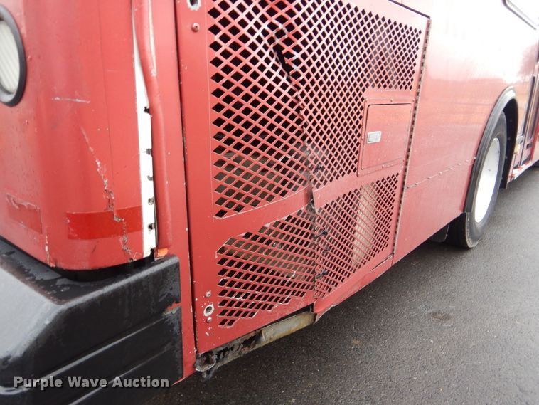 image for item FF9151 2006 El Dorado EZ Rider II coach bus