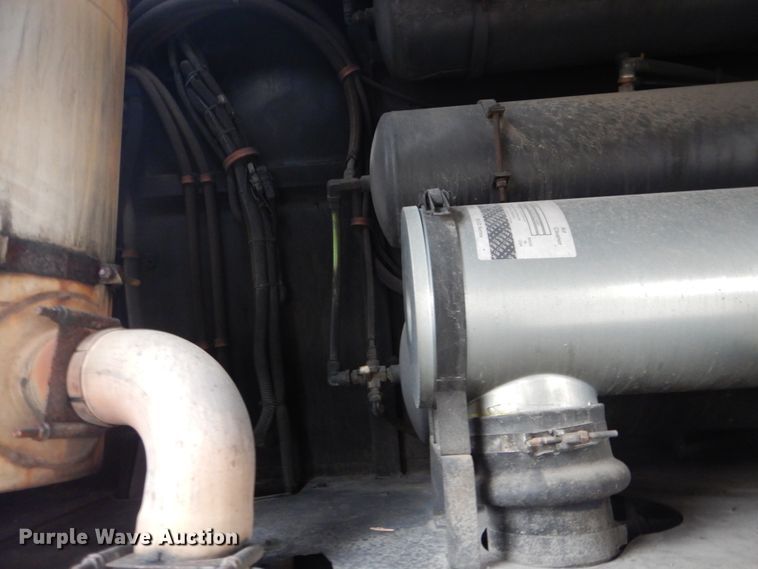 image for item FF9151 2006 El Dorado EZ Rider II coach bus