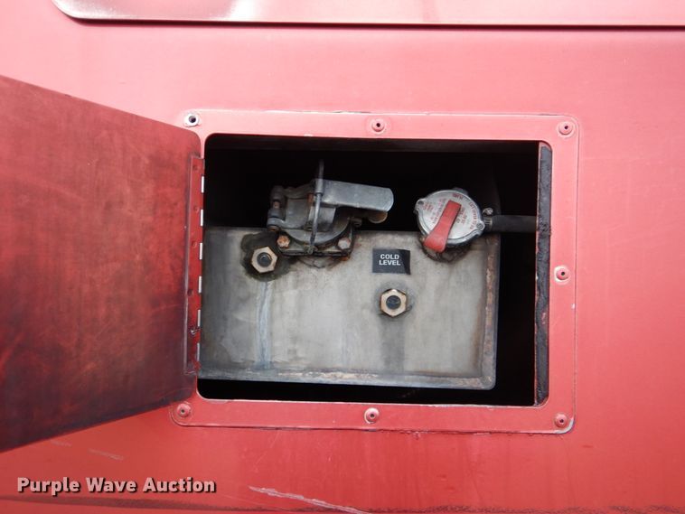 image for item FF9151 2006 El Dorado EZ Rider II coach bus