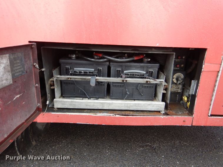 image for item FF9151 2006 El Dorado EZ Rider II coach bus